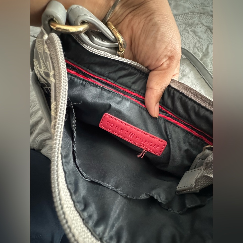 Tommy Hilfiger Gray & Red Logo Accent Shoulder Bag - Picture 2 of 2